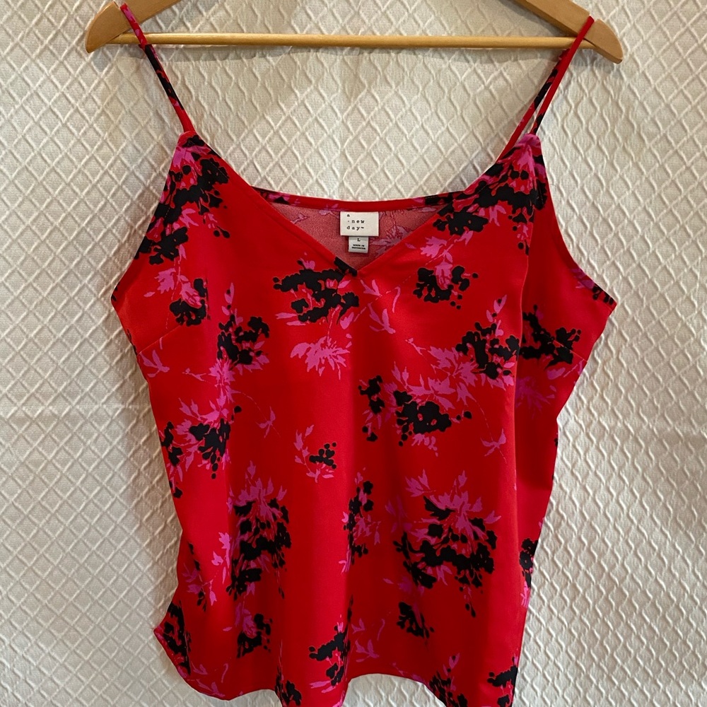 A New Day Red Floral Adjustable Camisole. Large. Smooth Sleek Feel.